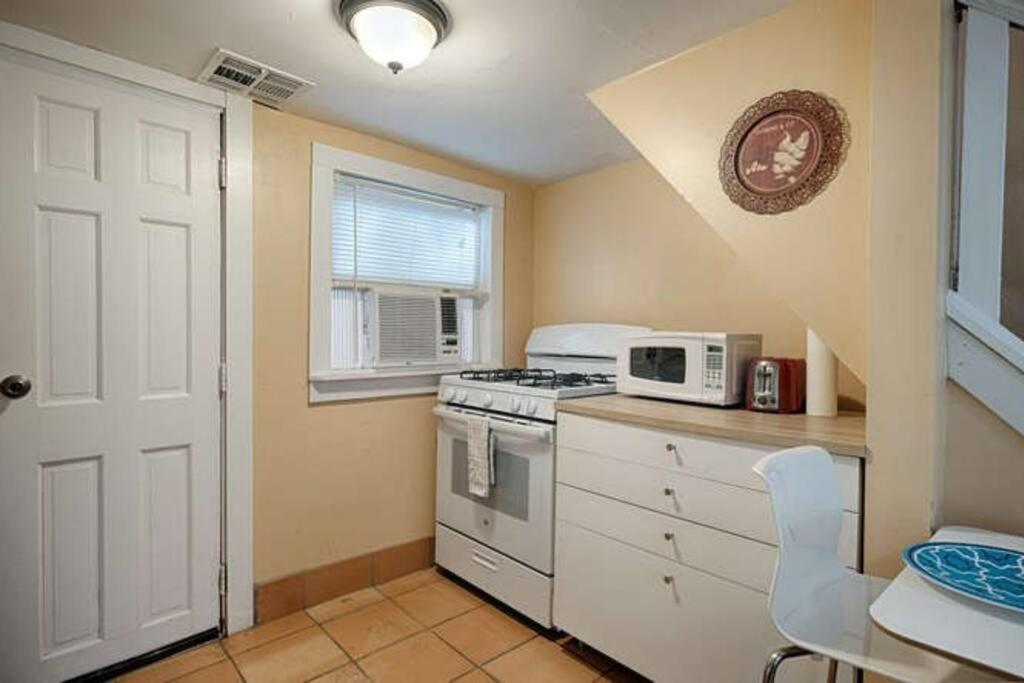 Centrally Located Cozy Tiny Loft, Near Acl, Sxsw, Zilker, 6Th Street Austin Exterior foto