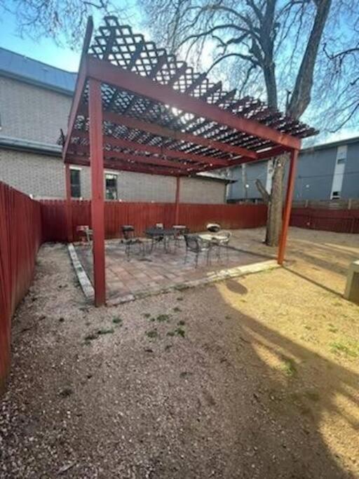 Centrally Located Cozy Tiny Loft, Near Acl, Sxsw, Zilker, 6Th Street Austin Exterior foto